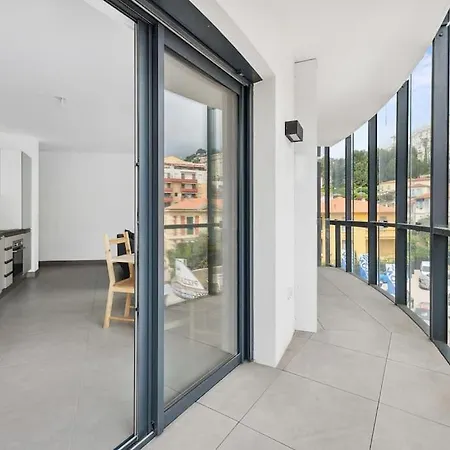 Appartement Le Cap Riviera - Centre- Parking Prive - Climatisation à Menton Extérieur photo