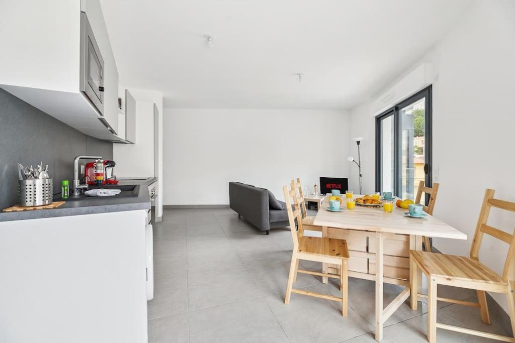 Appartement Le Cap Riviera - Centre- Parking Prive - Climatisation *